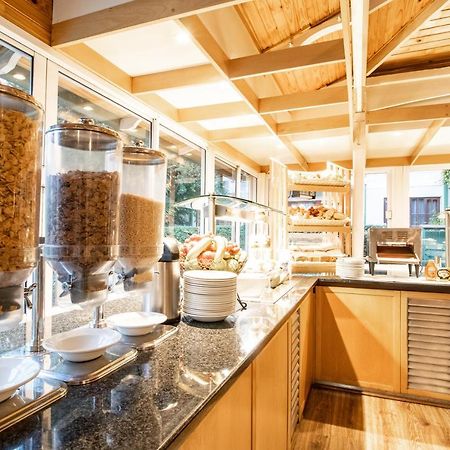 Sentinel Luxury Suite Hotel Претория Экстерьер фото