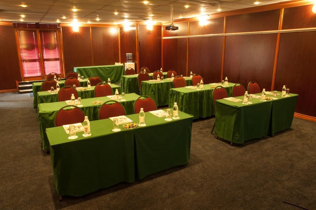 Sentinel Luxury Suite Hotel Претория Экстерьер фото